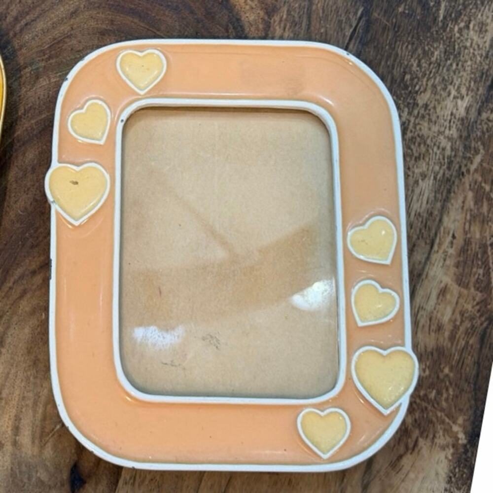 Vintage Picture Frame Heart-Shaped Beige White